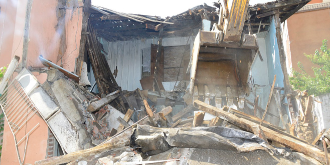 Riskli yapıya geçit yok