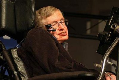 Stephen Hawking hayatını kaybetti