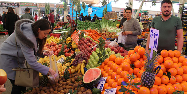 Pazar renklendi ama fiyatlar cep yakıyor
