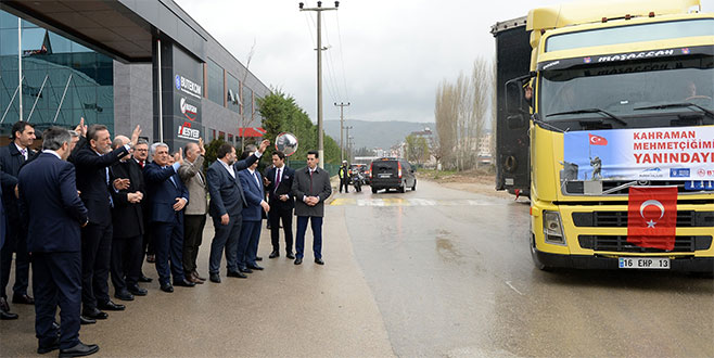 Bursa iş dünyası 6 TIR dolusu yardım malzemesini Kilis’e uğurladı