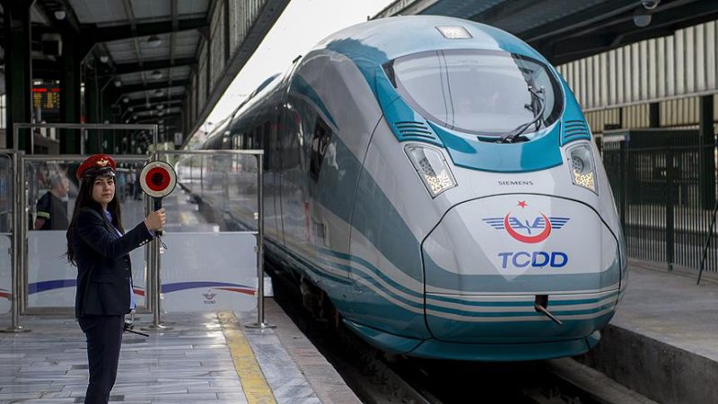 TCDD Genel Müdürlüğünce, saatte 250 kilometre hıza sahip 96 adet