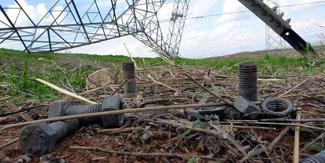 ‘Hırsız beyefendilerden rica ediyorum, memleketi enerjisiz bırakmasınlar’