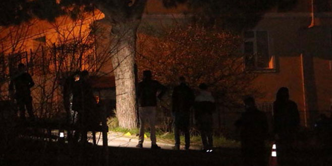 Ümraniye’de çocuklar bir otomobilin altında bomba buldu