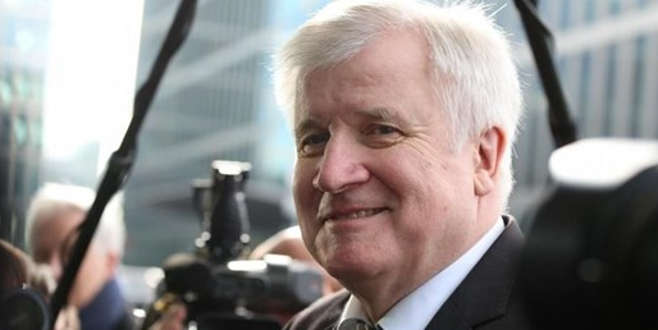 Alman Bakan: İslam Almanya’ya ait değil