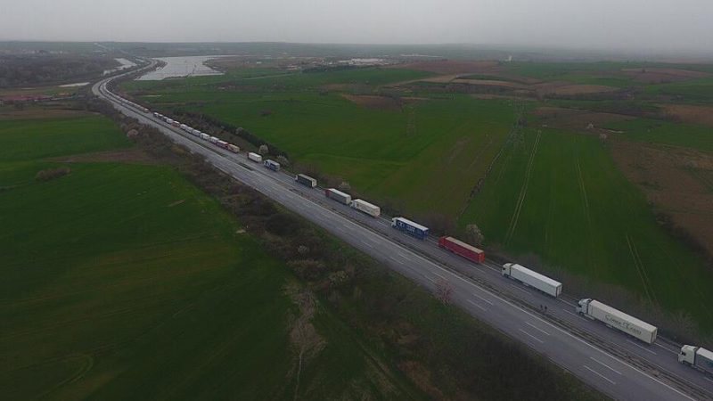 Yurtdışına çıkmak için bekleyen tırlar, Kapıkule Sınır Kapısı'nda 21 kilometre