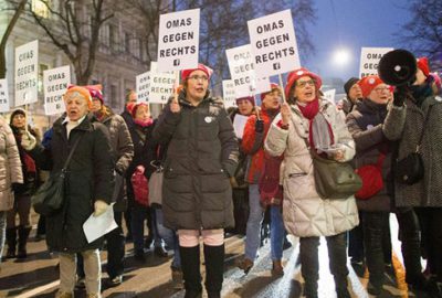 Avusturyalılar ırkçılığa karşı yürüdü