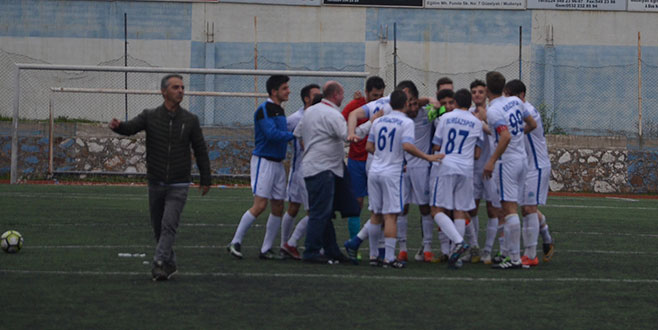 Burgazspor 5 golle Süper Lig’e tutundu