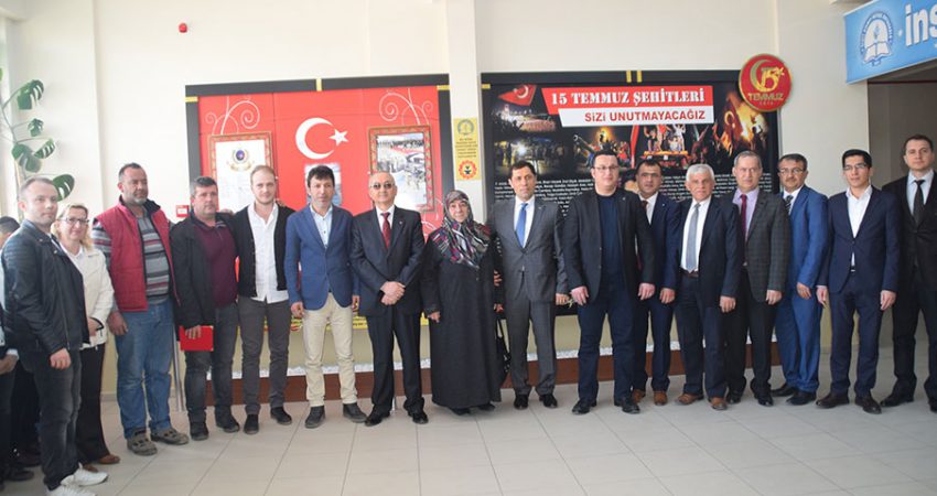 Bursa'nın Mustafakemalpaşa ilçesinde bulunan Şehit Hikmet Aktaş Ortaokulu’nda “şehitler köşesi”