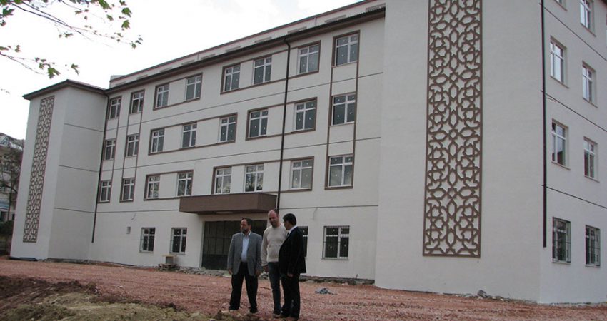 Kestel Vani Mehmet Mahallesi'nde Bursa Çimento Mesleki ve Teknik Anadolu