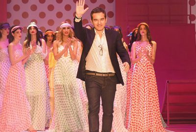 Güzellerin renklerle dansı