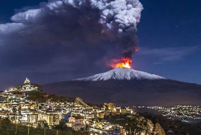 Etna Yanardağı denize doğru kayıyor