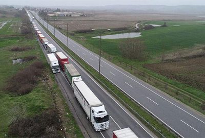 5 kilometrelik kuyruk oluştu!