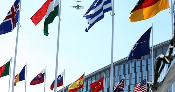 NATO, bünyesindeki Rus diplomatların akreditasyonunu iptal etti