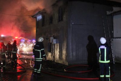 Alkollü genç tartıştığı annesinin evini yaktı
