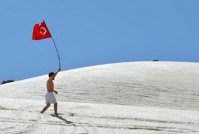 Reklam için soyundular!