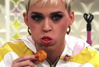 Nefesi kesilen ünlü şarkıcının imdadına sunucular yetişti