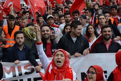 ‘Türklere sınırdışı’