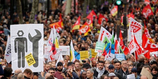 Fransa’da üç aylık grev dalgası başlıyor