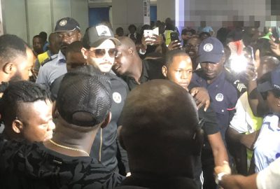 Türk oyuncu Afrika’da izdihama neden olunca özel tim devreye girdi