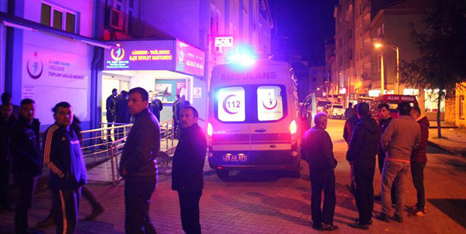 Giresun’da özel harekat aracı devrildi: 2 yaralı