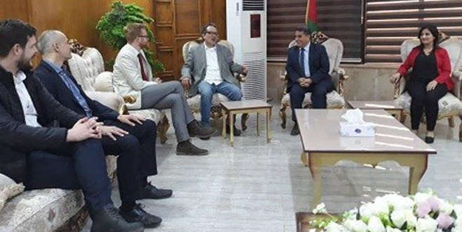 Skandal! İngiliz siyasetçilerden PYD’ye ziyaret