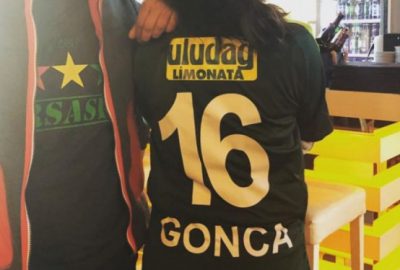 Ünlü oyuncu Bursaspor forması giydi!