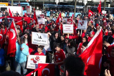 Almanya’daki Türklerden terör karşıtı gösteri