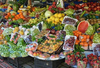 Yaz meyveleri tezgaha bir ay önceden geldi