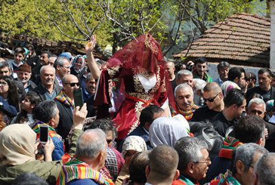 Bursa’da köy düğünü coşkusu