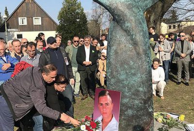 Almanya’da öldürülen Türk genci için anıt