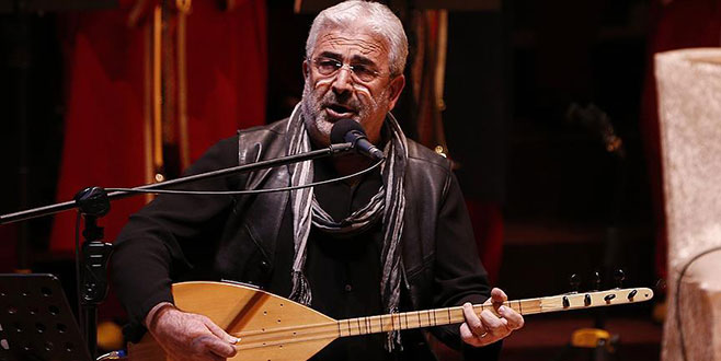 Ünlü sanatçı trafik kazası geçirdi