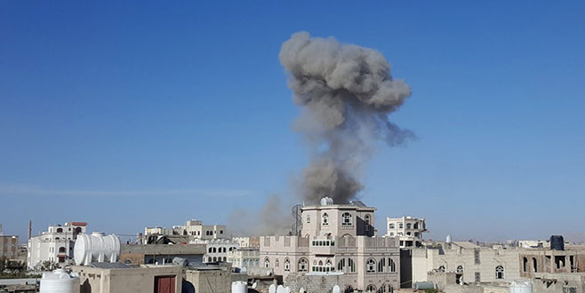 Riyad’da art arda büyük patlamalar