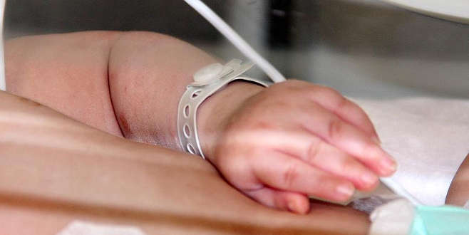 Kazada ölen çiftin bebekleri 4 yıl sonra doğdu