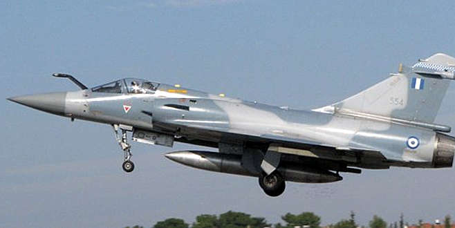 Ege’de Yunan savaş uçağı düştü