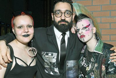 Galayı punk’çılar bastı