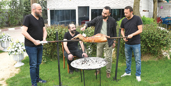 Gösterim öncesi oğlak çevirdiler