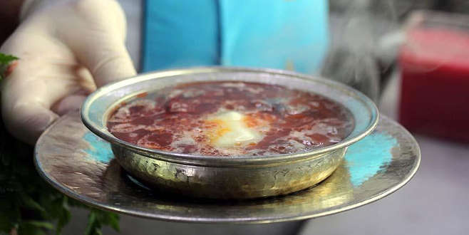 Oğlunu kelle paça çorbası ile tedavi etti