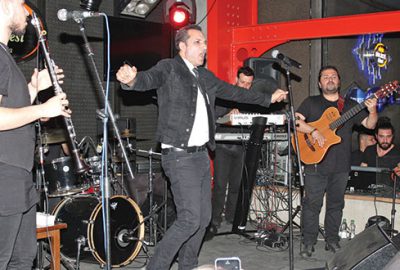 Biraz da annenizin yanında yaşayın