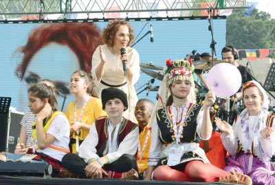 Çocuklar Bursa’da Sertab’la coştu