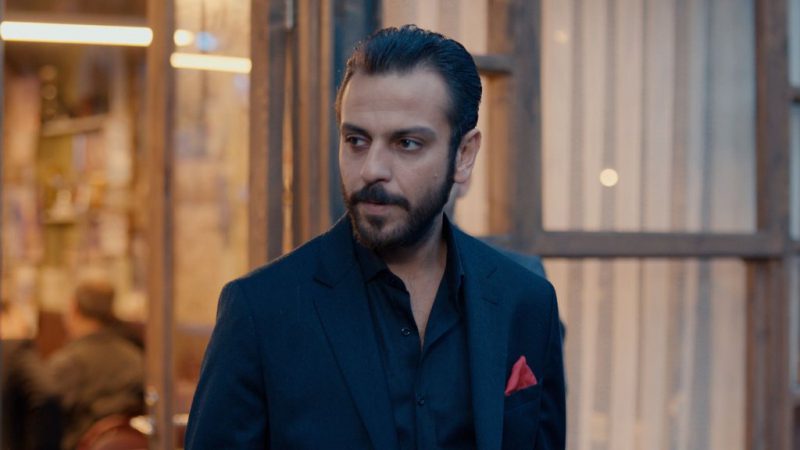 Bursalı oyuncu Erkan Kolçak Köstendil, altın çağını yaşıyor! Çukur dizisindeki