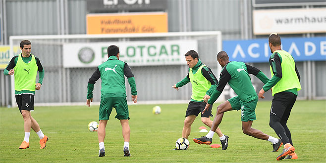 Bursaspor’da Karabükspor maçı hazırlıkları sürüyor