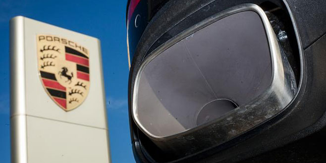 Otomotiv devine polis baskını