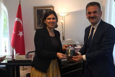 Yılmaz Slovenya’da Gemlik zeytinini tanıttı