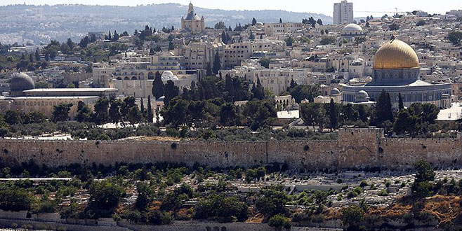 Fanatik Yahudilerden Mescid-i Aksa’ya baskın