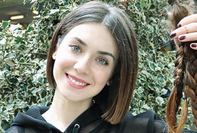 Ünlü oyuncu saçını bağışladı