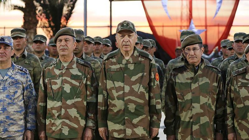 Türk Silahlı Kuvvetlerinde yeni üniformaların üretimi hızlandırıldı. Cumhurbaşkanı Erdoğan ve