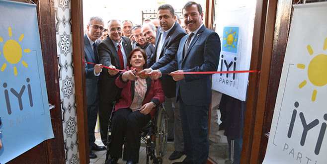İYİ Parti Umurbey’de temsilcilik açtı