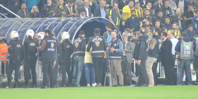 Maça çıkmama kararı sonrası Beşiktaş’a 3 büyük ceza birden! Maça çıkmama kararı sonrası Beşiktaş’a 3 büyük ceza birden!