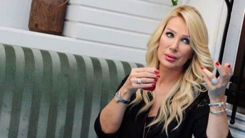 Seda Sayan, şiddetli karın ağrısı şikayetiyle apar topar hastaneye kaldırıldı.
