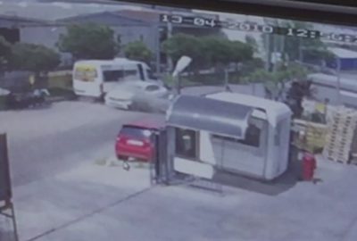 Kafa kafaya çarpıştılar